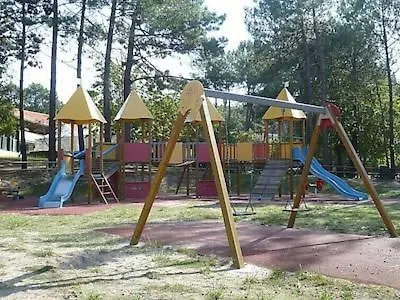 Lacanau-ocean T3 Terrasse 50m2 Au Sein D'un Complexe Touristique *